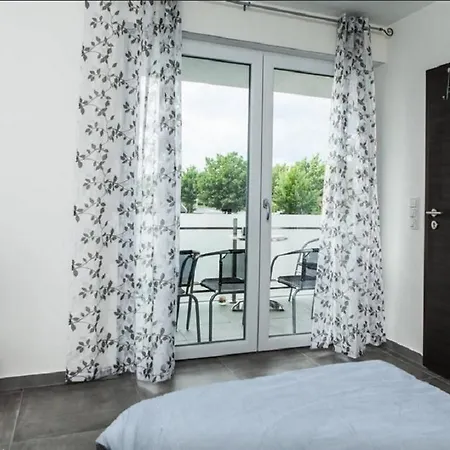 Zimmervermietung Aras Apartmán Paderborn