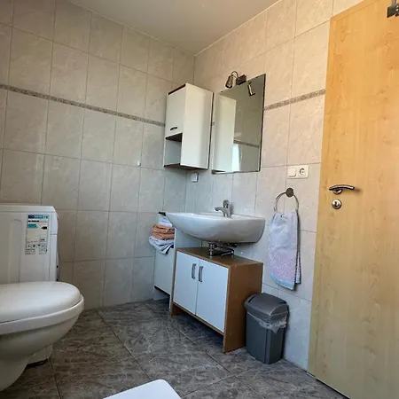 Zimmervermietung Aras *