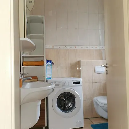 Zimmervermietung Aras *