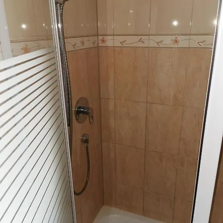 Appartement Zimmervermietung Aras